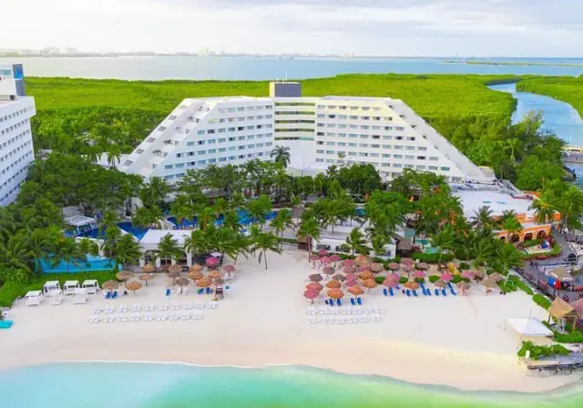 Vista do resort Grand Oasis Cancún