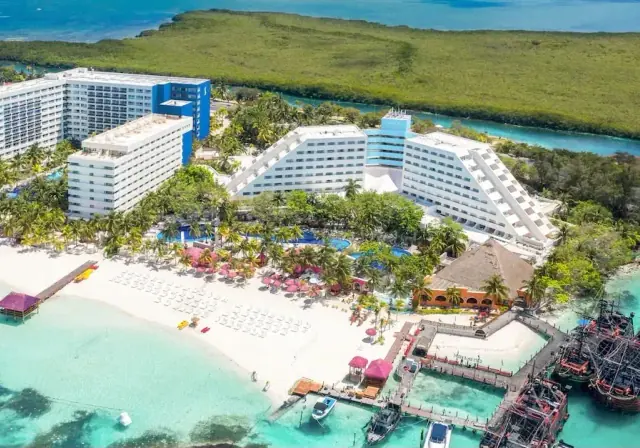 Área de lazer do Grand Oasis Cancún